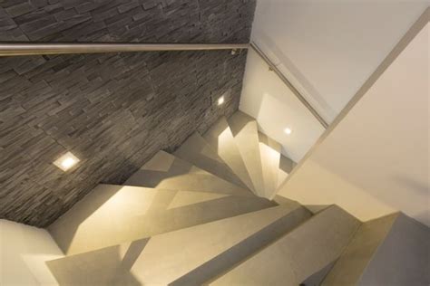 Treppenbeschichtung, treppe, beton, betontreppe, baustellenbilder, sichtbeton,sichtbetonoptik, besserbauen, betonunique, beton blog, Treppe in Betonoptik - Fugenlose Oberflächen von Hand ...