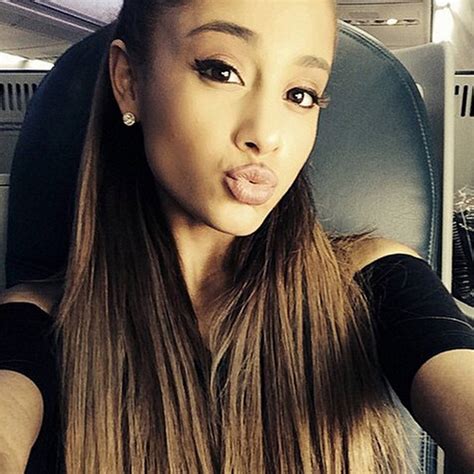 Ariana Grande Make Up Für Den Flieger Teil 2 Stars Backstage Die