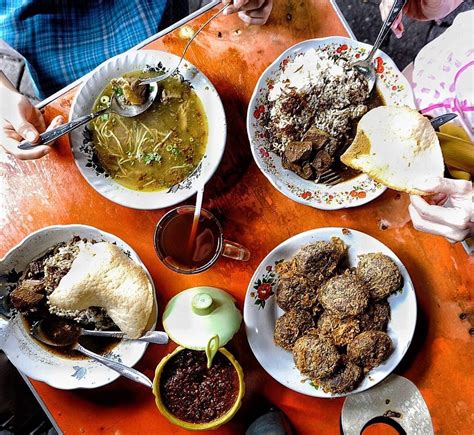 Tapi kita sedih karena pas kita dateng gak ada kalkulatornya :( tapi kuliner. 9 Kulineran Enak Tengah Malam di Surabaya, Sudah Pernah Coba?
