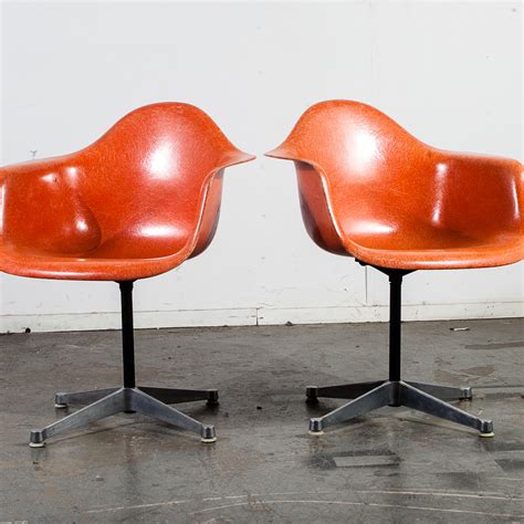 Последние твиты от herman miller eames lounge chair (@bananaheli). Herman Miller Eames Fiberglass DAX Lounge Chair // Set Of ...