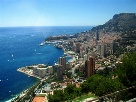 It is bordered by france to the north, east and west, and by the mediterranean sea to the south. 50 beautiful photos of Port de Monaco | BOOMSbeat