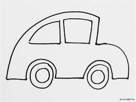 Centraal staat de racewagen lightning mcqueen die alleen lijkt te leven voor het winnen van wedstrijden. Kleurplaten Auto Peuters