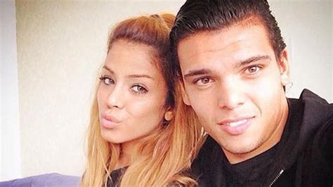 She is the beautiful wife of mexican soccer player hirving lozano, aka chucky. Melika, de vriendin van selfiekoning Karim Rekik ...