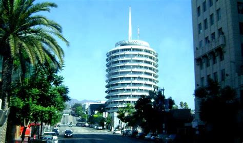 Buildings Shaped Like What They Sell Building Hollywood California