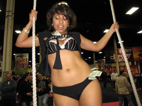 Laurie Vargas Exxxotica Laurie Vargas One Of My Fa Flickr