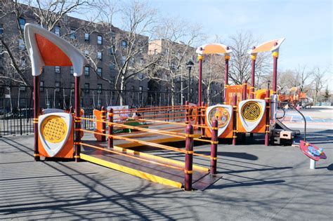 General Hart Playground Spray Showers Nyc Parks