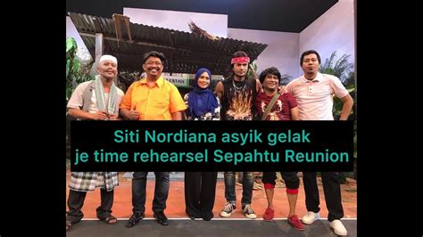Tak sempurna mencintaimu live episod 25 tonton full video. Siti Nordiana tergelak je masa rehearsal Sepahtu reunion ...