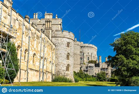 Walls Of Windsor Castle In England Stock Photo Image Of Gate Famous