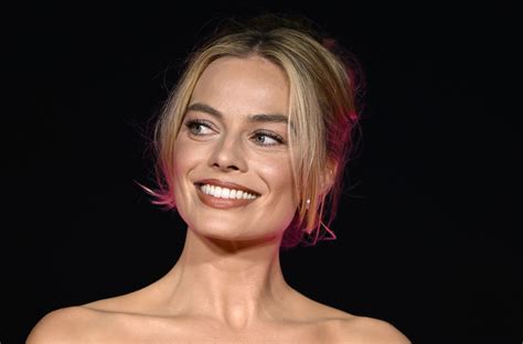 Margot Robbie Mid Without Makeup Post Sparks Furious Backlash