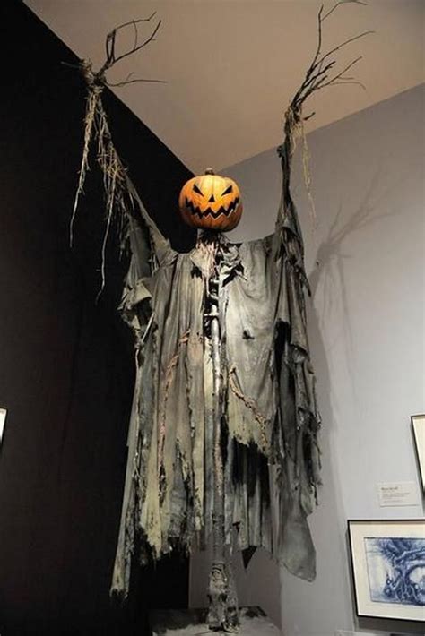 19 Fun Scarecrow Ideas To Make For Halloween And All Year Round Scary