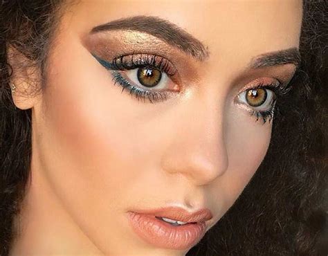 Hazel eyes have a little something extra ã¢â‚¬â€œ a multitude of colors visible at one time. Make Your Hazel Eyes Pop With These 10 Stunning Eyeshadow ...