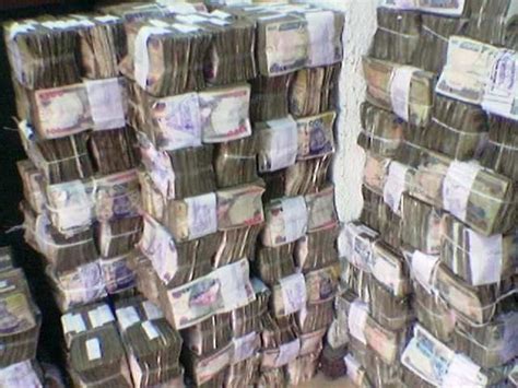 Bank teller — a bank teller is an employee of a bank who deals directly with most customers. Ugochukwu Ugwuanyi: Banks, ATMs and our money - Daily Post ...