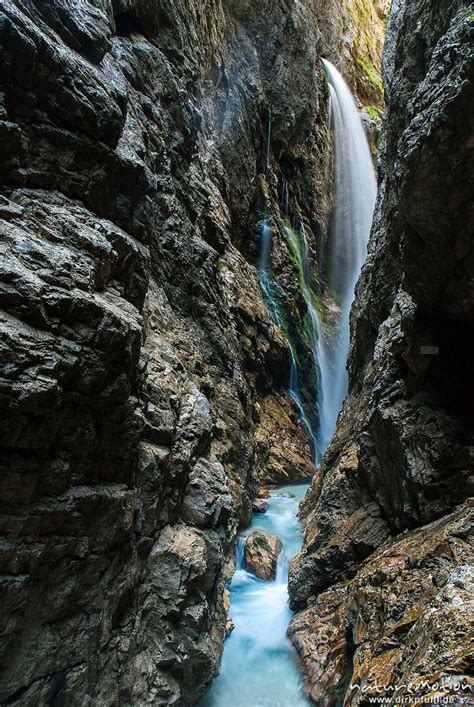 It includes gorges up to 150 meters deep, countless waterfalls, huge rocks and chunks of ice, as well as winding paths, walkways, bridges and tunnels. Garmisch Partenkirchen Höllentalklamm / Waterfall In The ...