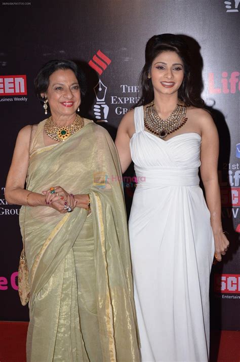 Tanisha Mukherjee Tanuja At Life Ok Screen Awards Red Carpet In Mumbai