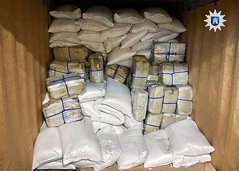 Zwei Tonnen Kokain Geschmuggelt Polizei Nimmt 20 Drogenhändler Fest