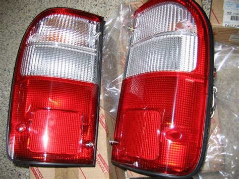 Tail Light Rear Lamp For Toyota Hilux Ln167 1998 2004 Taillight Unit
