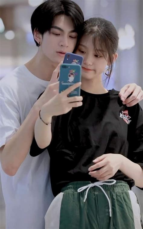 Explore our collection of the best couple pictures and images. Pin oleh ohsehun94 di couple (Dengan gambar) | Foto teman ...