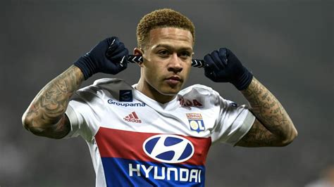 EXTRA TIME: Lyon star Memphis Depay in Ghana for off-season vacation