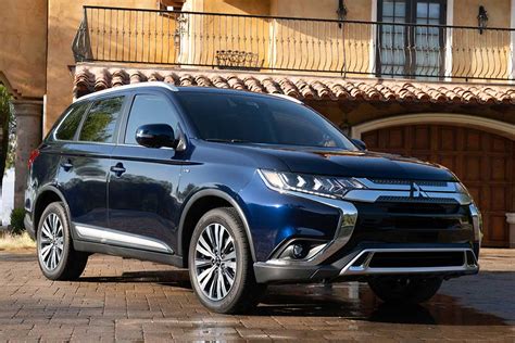 As a result, it feels old. 2020 Mitsubishi Outlander Review - Autotrader