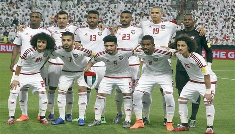 عِبارات عن كُرة القدم هي لُعبُه جماعيّة وهي مِن أكثر الرّياضات اِنتِشارا وشهره حيْث أنّها رياضة ذات شعبيّة هناك قانون خاص للمرمى موضوع من قبل الاتحاد الدولي لكرة القدم بحيث يضع له أبعاد قانونية اكتشفت كرة القدم في بداية الأمر من ركل قربة مصنوعة من جلود الحيوانات. غموض حول هوية المدرب الجديد لمنتخب الإمارات