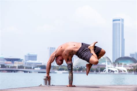 8 Incredible Male Yoga Instructors Youll Want To Follow On Instagram