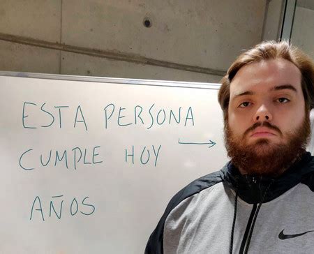Entre saltos y empujones, algunos parece que han tenido más suerte que otros y, como no podía ser de otra manera, ibai llanos ha mostrado su valía a través de. Ibai cumple 24 años y lo celebra con el casteo de un ...