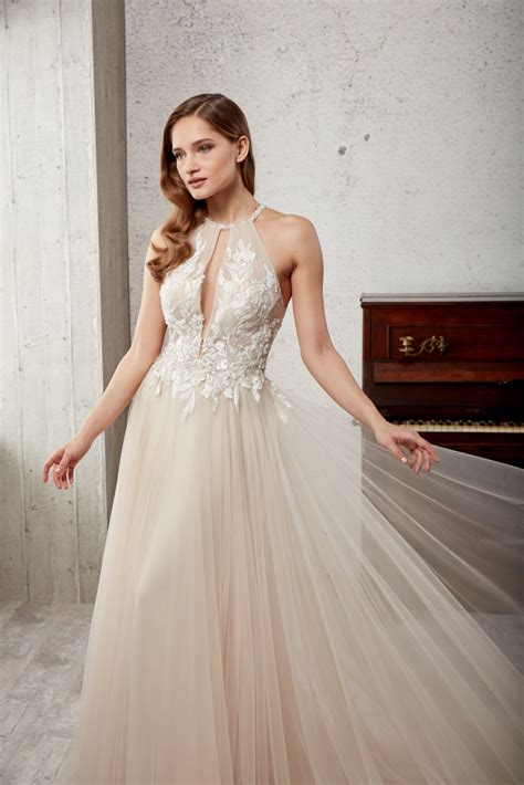 Eddy k italia style blair | ek1374 elegant simplicity with a stunning train. Eddy K 2019 (mit Bildern) | Brautkleid, Brautmode, Kleid ...