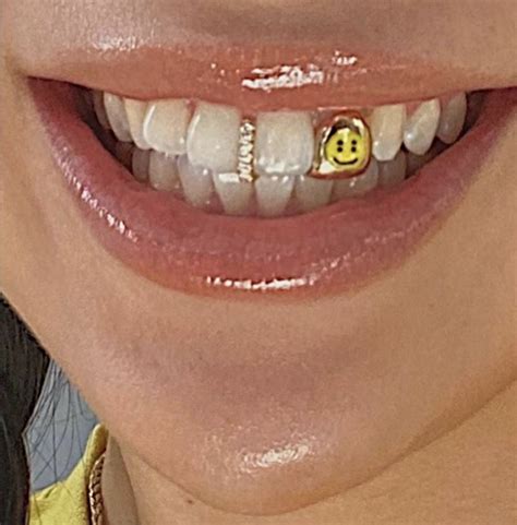 Pin By Peachipeach On Zoom Teeth Jewelry Grillz Tooth Gems