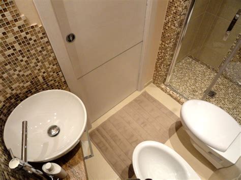 Isolamento acustico in fase di ristrutturazione bagni. bagno piccolo - Cerca con Google | Disposizione bagno ...