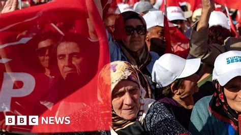 Turkey Thousands Gather In Istanbul To Protest Conviction Of Canan