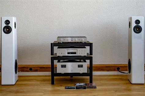 Catering for up to 120. Standlautsprecher JB Musica von JB swiss - Sempre Musica