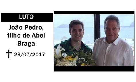 «depois da perda de seu filho, abel braga sofreu muito, e se via isso em seus últimos. Morre filho do técnico Abel Braga.