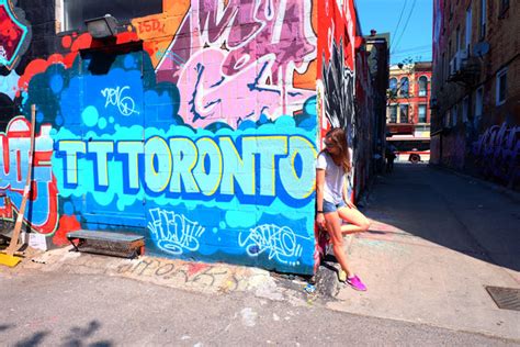 Exploring Graffiti Alley In Toronto Twirl The Globe