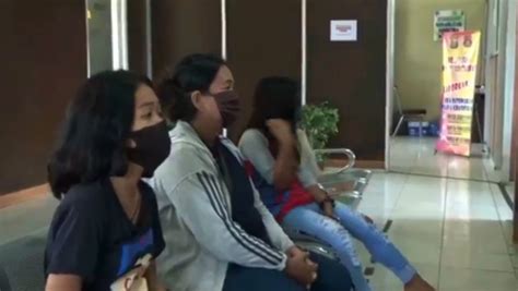 Viral Siswi Smp Dikeroyok Dan Dipukuli 3 Orang Di Museum Palembang