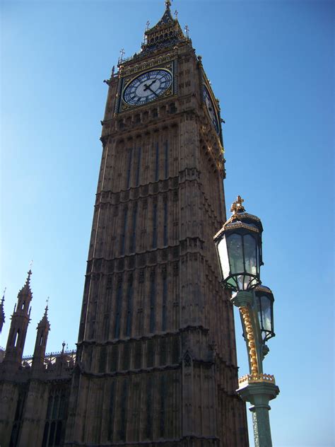 Gambar jam gadang padang sejarah tempo dulu runtuh tasikmalaya hantu bukittinggi vector kurir karena itu tidak salah, jika jam gadang menjadi landmark kebanggaan masyarakat sumatera barat. Gambar Inggris Jam Besar London Wallpaper Background Gambar di Rebanas - Rebanas