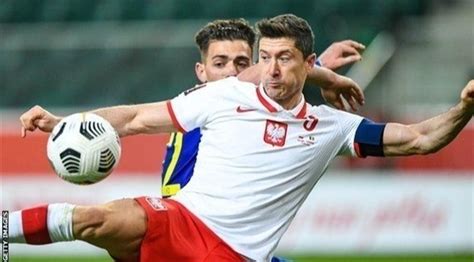 تعتبر بولندا من بين المنتخبات غير المرشحة للتتويج بلقب كأس أمم أوروبا 2020، لكن يشفع لها وجود مهاجم مثل روبرت ليفاندوفسكي. إصابة ليفاندوفسكي قبل مواجهة إنجلترا