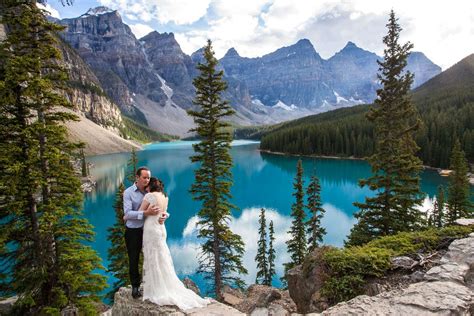 Moraine Lake Wedding Banff Wedding Photographer Moraine Lake