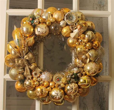 Christmas is getting closer and one of the many usual christmas decorations you will be seeing from now on are the christmas wreaths hanged on almost any door around your neighborhood. My vintage Christmas ornament wreaths for 2016: "One is ...