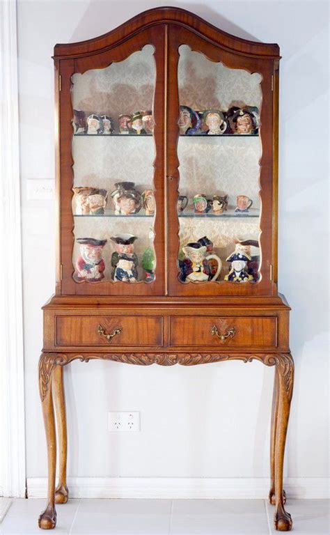 The investment you'll make in your new maple wood cabinets will vary depending on the size of your kitchen. Vintage carved maple and mahogany veneer display cabinet, glass… - Cabinets - Display - Furniture