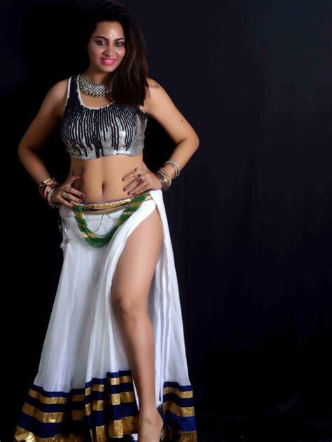 Milky Hot Thighs And Legs Of Indian Celebs Arshi Khan Bold Look In Hot Skirt
