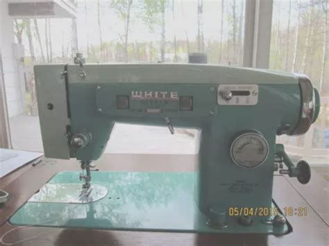 White 1563 Sewing Machine Vintage Retro Sharp Also Sews Beautifully
