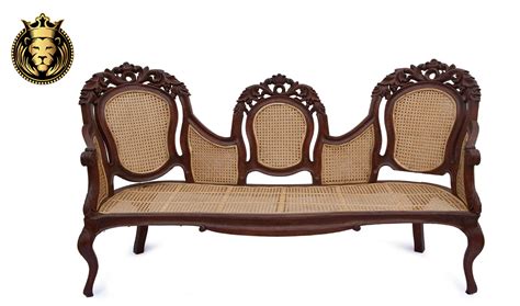 From the classic lawson to the modern sectionals or the cosy love seat, the myriad styles can become too many to get your head round and confusing to choose from. Indian Classic Style Teak Wood Leaf Carving Sofa - Royalzig