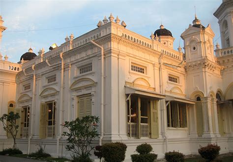 Museum van het koninklijk paleis sultan abu bakar, johor bahru: Sultan Abu Bakar Mosque : Johor Tourist Destination ...