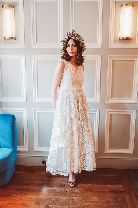 The unknown man left a heartfelt note with the the vintage dress was donated to st gemma's hospice in garforth, yorkshire, last week, but the note, which was pinned to the net underskirt, was. Beautiful Vintage Wedding Dresses & Bridal Fashion From ...
