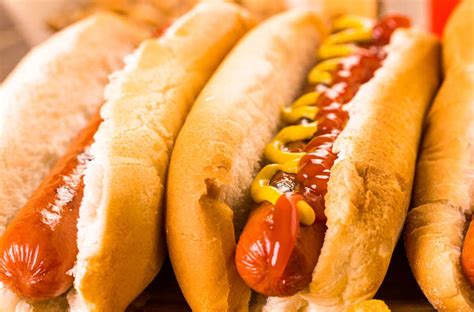 7 Eleven 1 Big Bite Hot Dogs How To Get Dollar Hot Dogs Today Thrillist