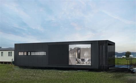 Efeknya, penggunaan model atap ini akan membuat rumah nampak lebih lebar. 20+ Desain Rumah Minimalis 2021 Sederhana dan Terbaru - Suryani Studio
