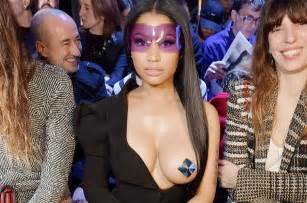 Nicki Minaj Pasties 5 Times Cher Others Pulled A Lil Kim