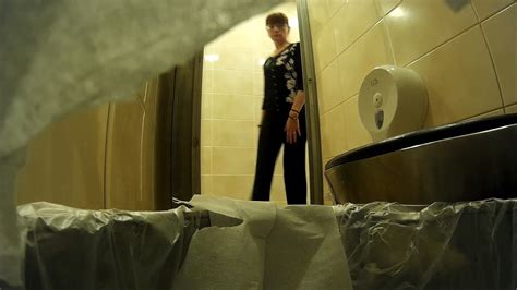 Voyeur Piss Female Toilet In A Shopping Center 2 Daftsex Hd