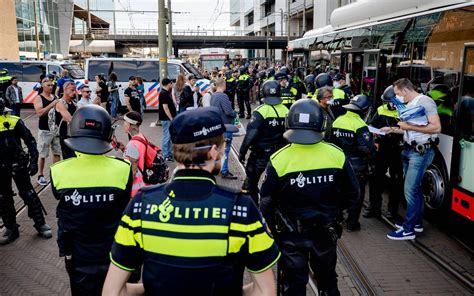 37 Mensen Aangehouden Na Demonstratie In Den Haag Dagblad Van Het Noorden