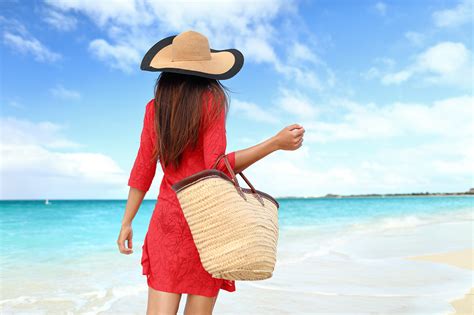10 Must Have Items To Pack For A Beach Vacation • Beyond Words